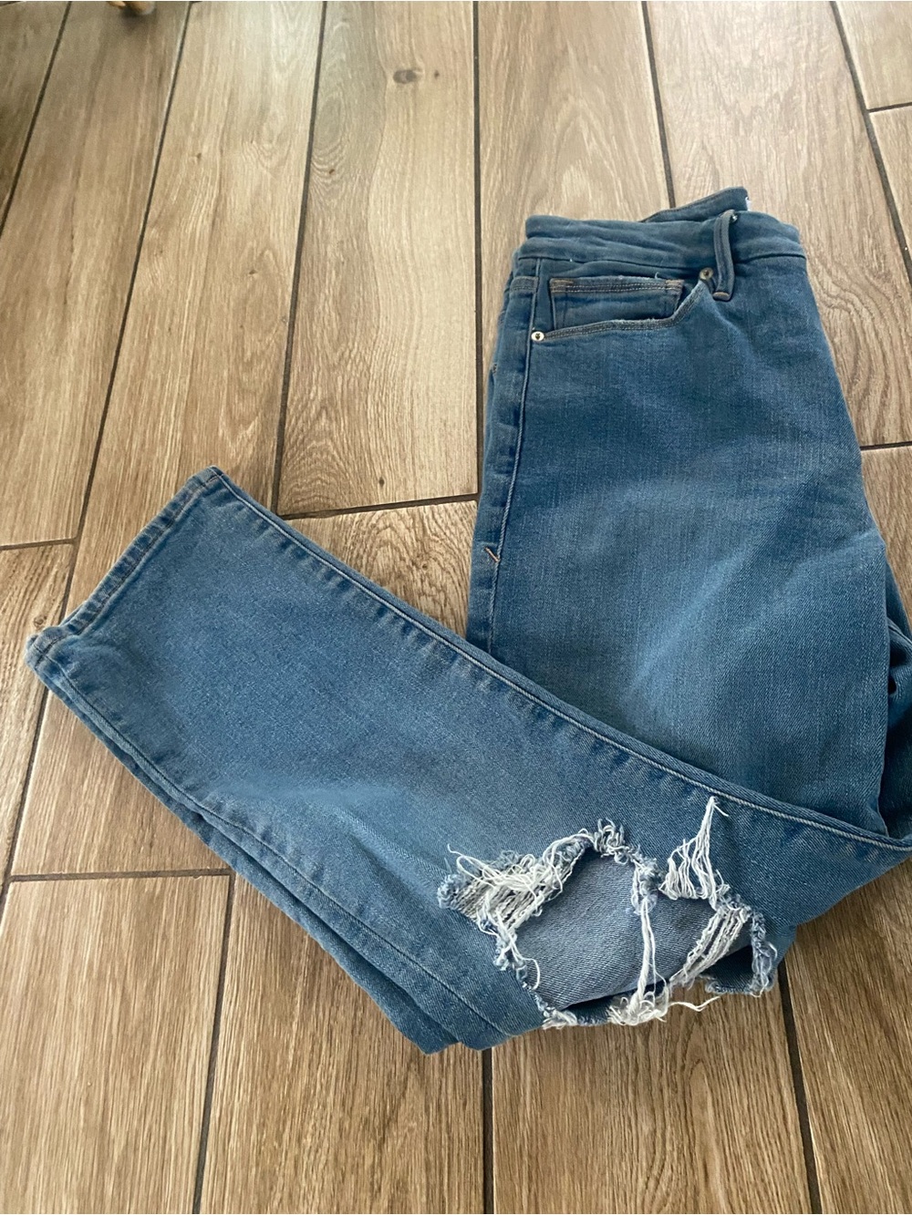 Good American  Blue Straight Leg Jeans with Distressed Knee
